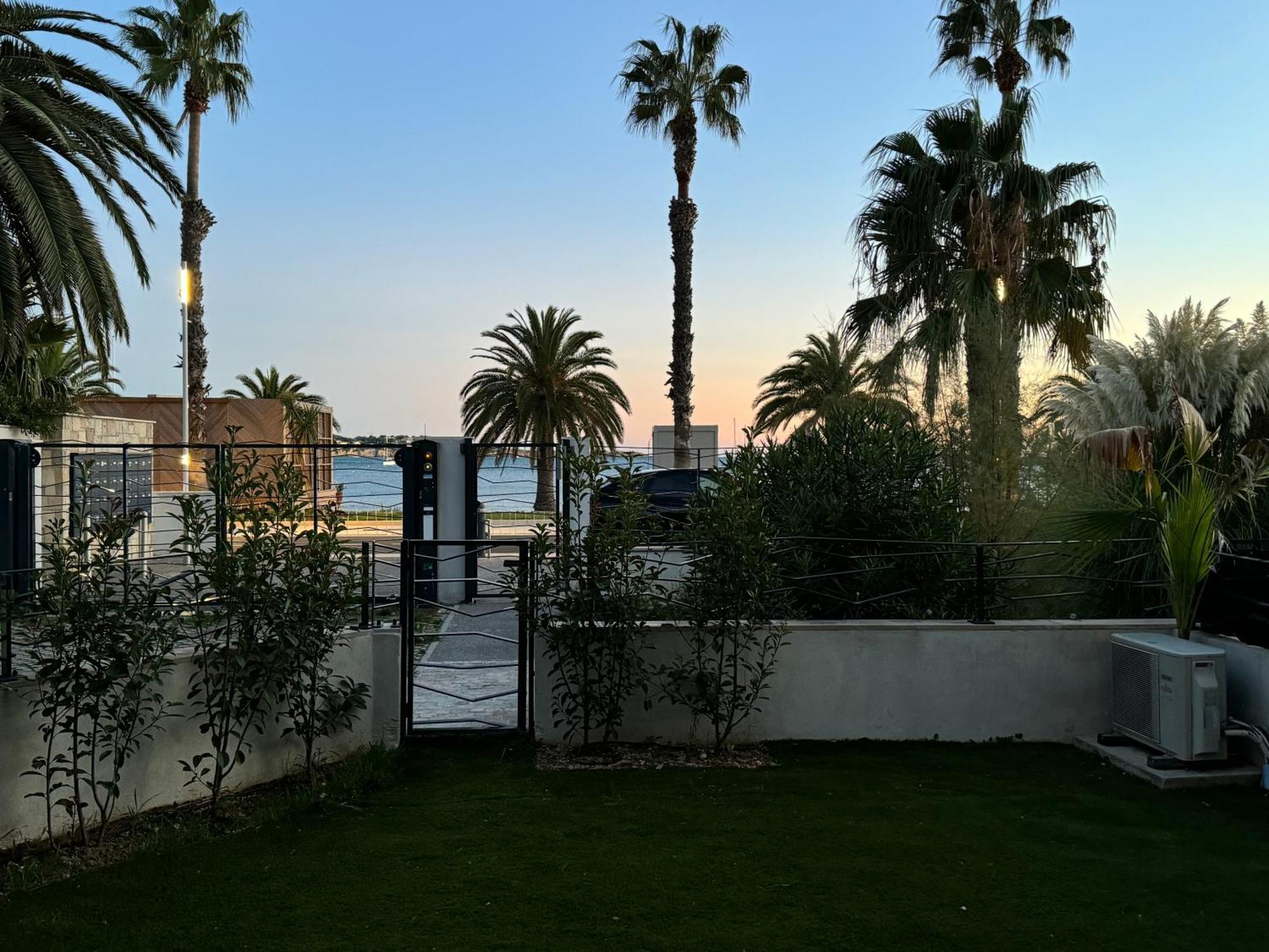 T3 Neuf Avec Terrasse Et Jardin Face A La Mer Bandol Dış mekan fotoğraf